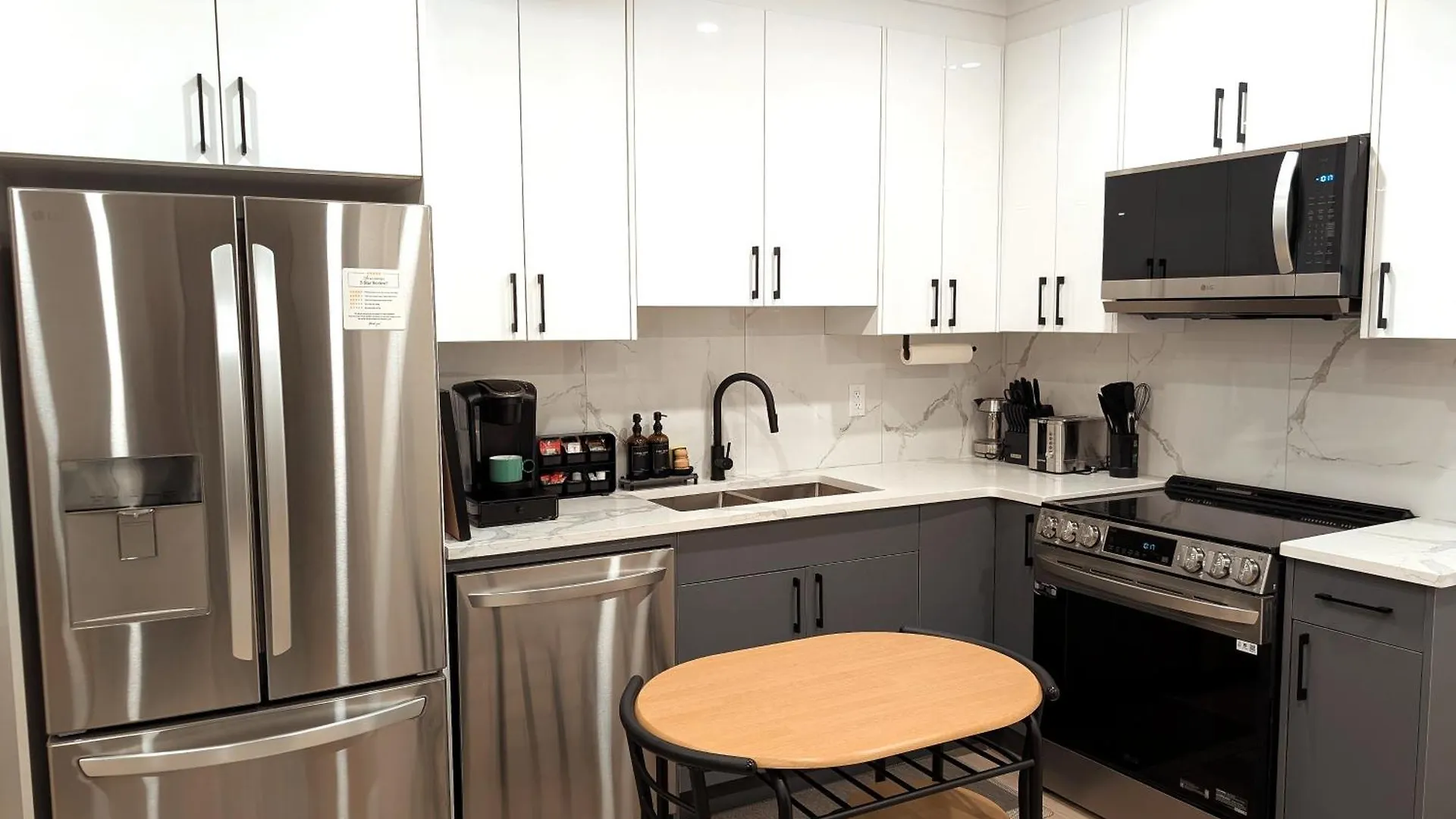 Apartamento Luxury Guest Suite In YYC