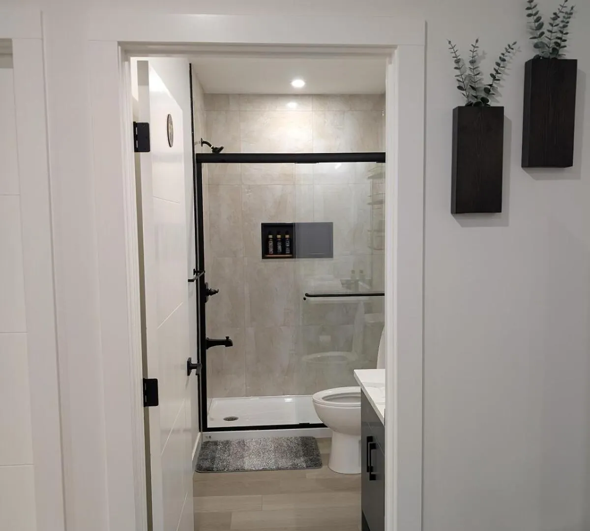 Luxury Guest Suite In YYC